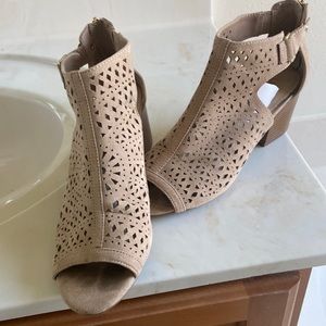Tan short boots open toe